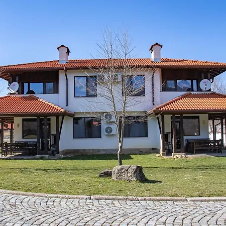 марковската къща Nyaraló *